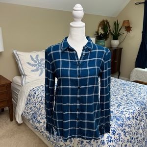 Women's Draper James Blue and White Window Pane Flannel Size 4